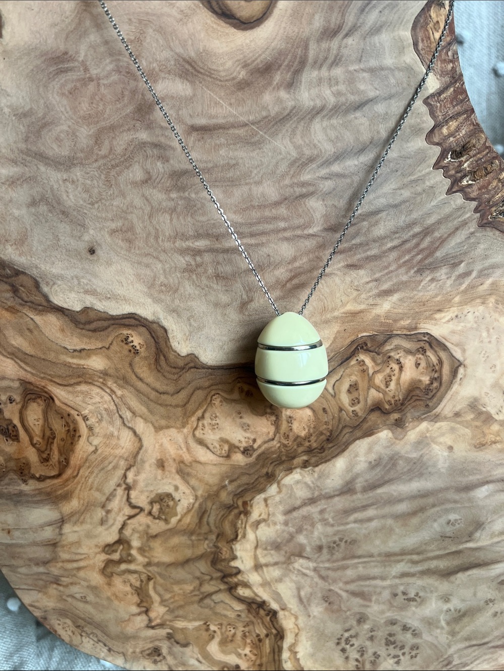 Mid Century Rare Elegant Cream Egg Pendant Necklace Vintage 1960s